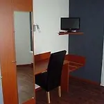Отель Brit Confort Azur Cholet Nord