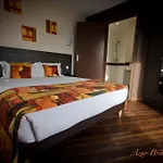 Brit Confort Azur Cholet Nord Отель 3*