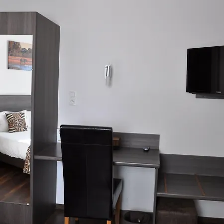 Brit Confort Azur Cholet Nord Hotel 3*