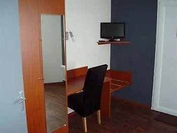 Hotell Brit Confort Azur Cholet Nord