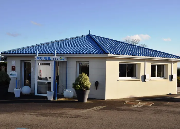 מלון Brit Confort Azur Cholet Nord 3*