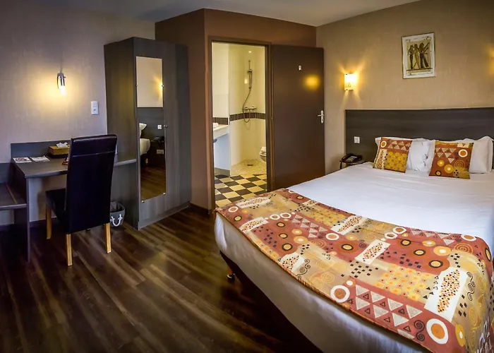 Brit Confort Azur Cholet Nord 3*