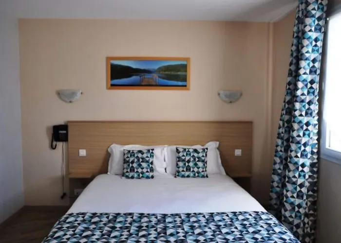 Brit Confort Azur Cholet Nord 3* Saint-André-de-la-Marche